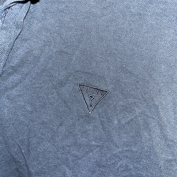Guess Dress Top Men’s - Picture 2 of 3